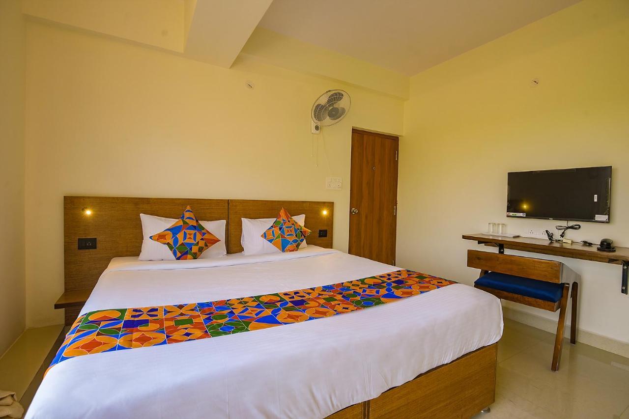 העיר בנגלור Fabhotel Gr Lake View - Btm Layout מראה חיצוני תמונה