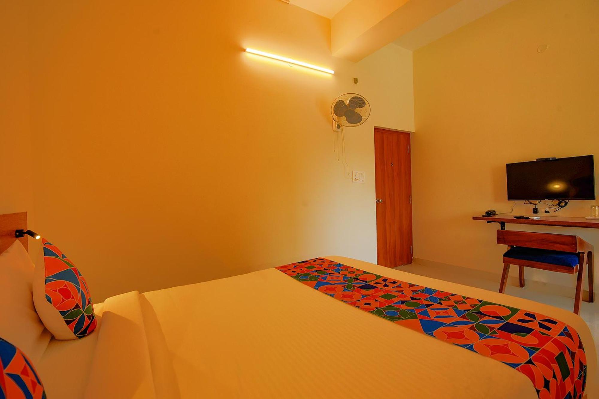 העיר בנגלור Fabhotel Gr Lake View - Btm Layout מראה חיצוני תמונה