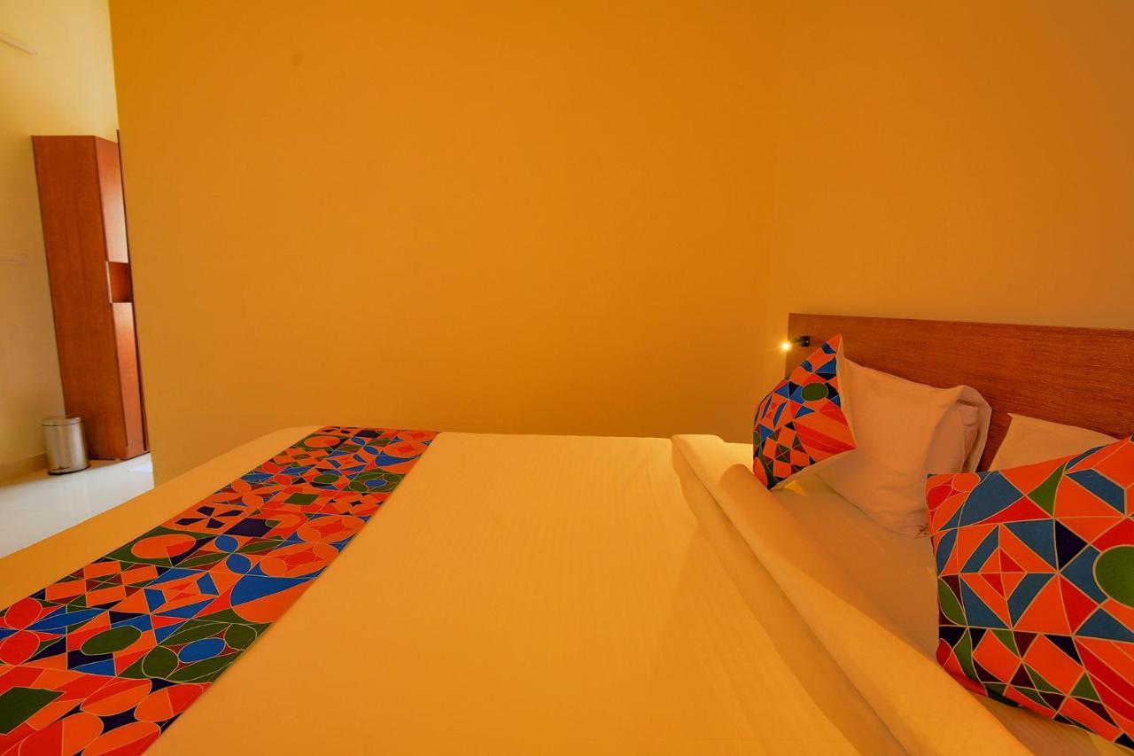 העיר בנגלור Fabhotel Gr Lake View - Btm Layout מראה חיצוני תמונה
