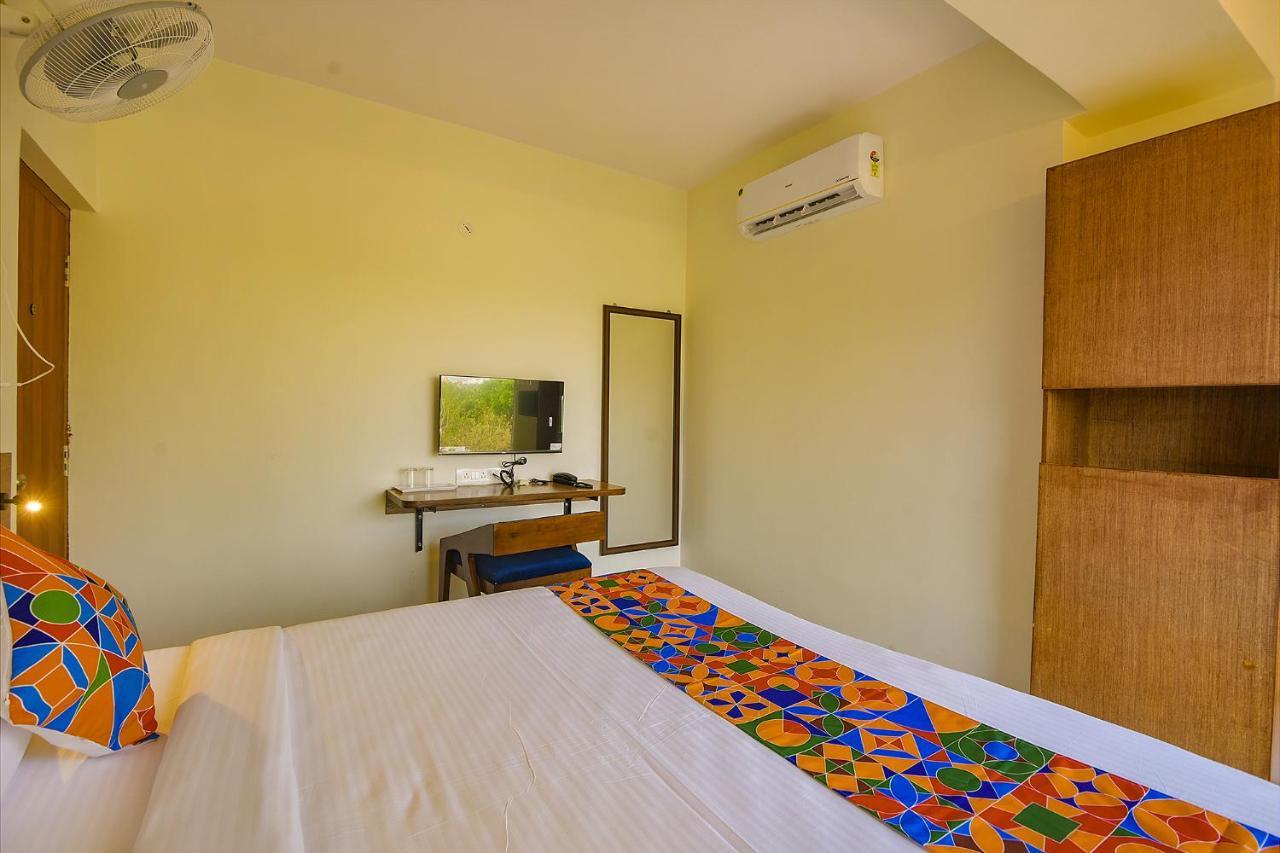 העיר בנגלור Fabhotel Gr Lake View - Btm Layout מראה חיצוני תמונה